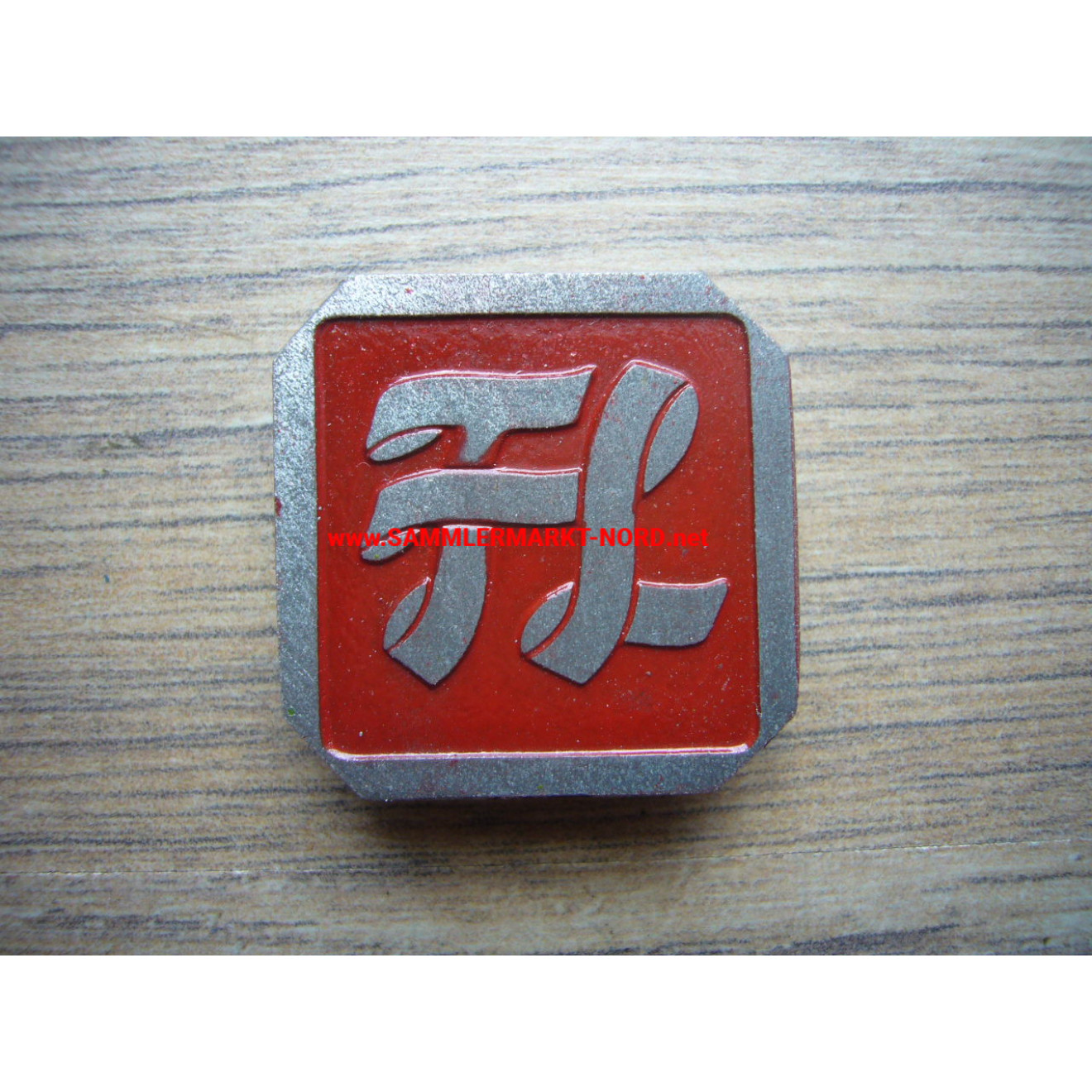 FAHLBERG-LIST company, Magdeburg - armaments factory - identity badge for employees (red, buttonhole)