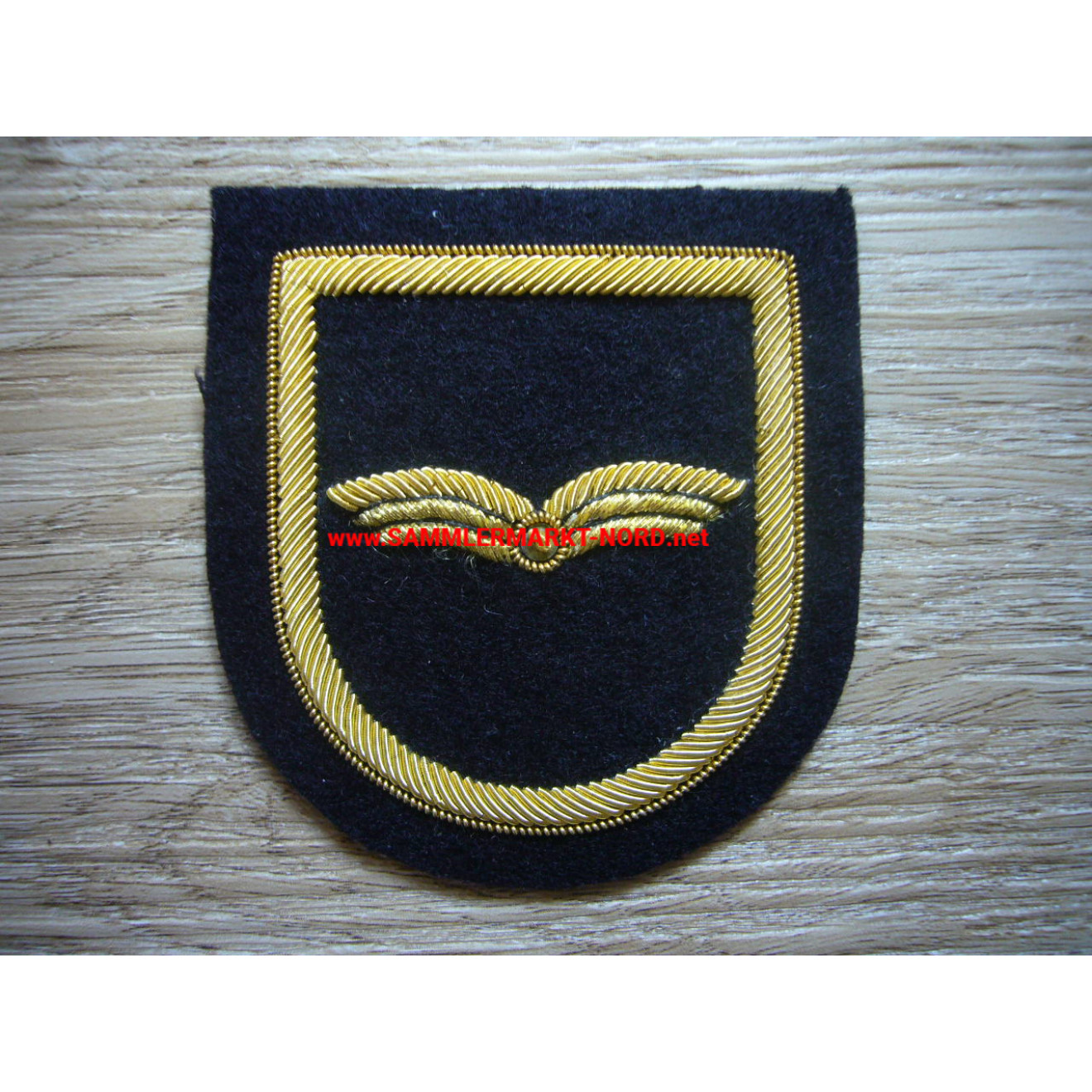 Sweden - Air Force - Uniform badge for officers