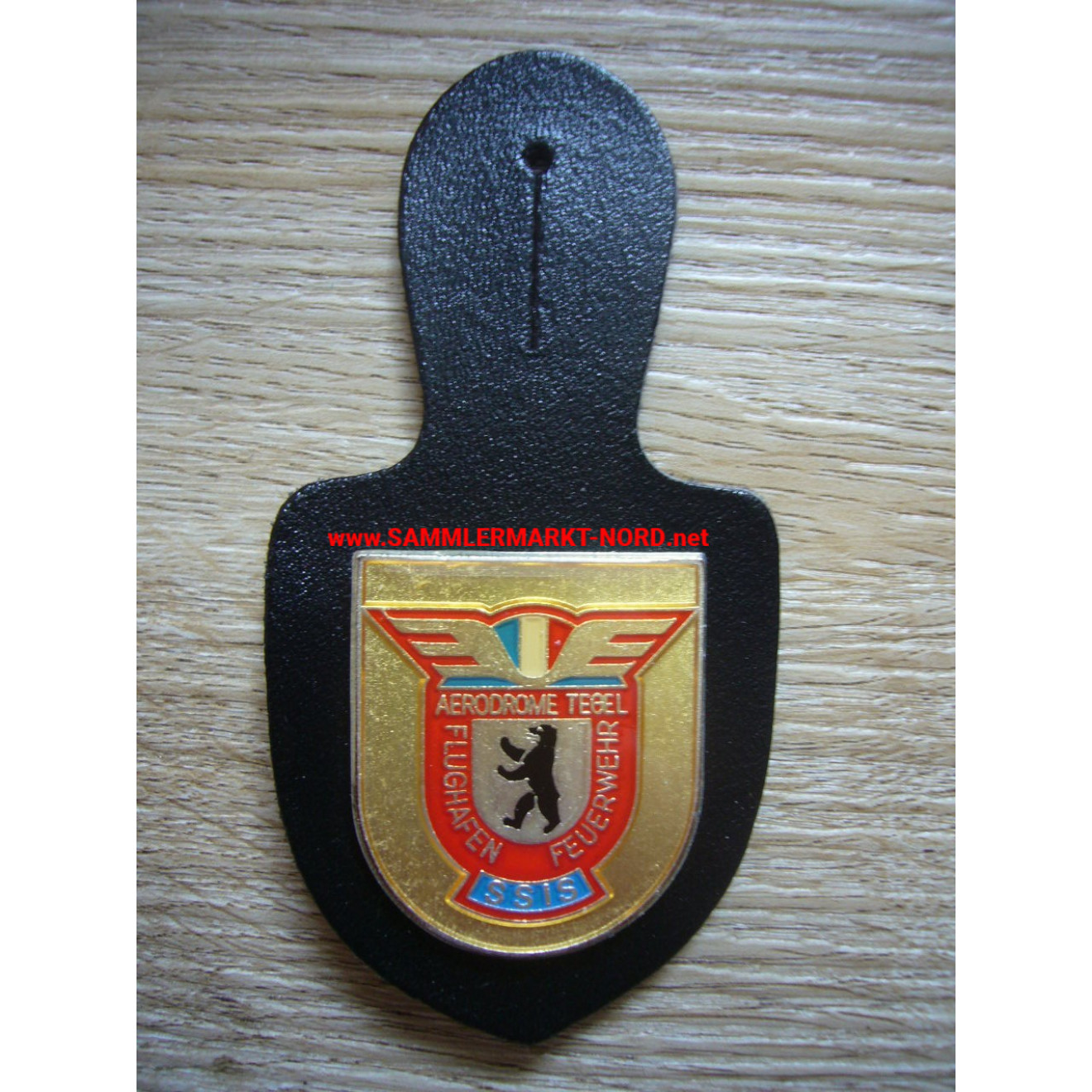 Aerodrome Tegel (Berlin) - Airport fire brigade - Chest pendant