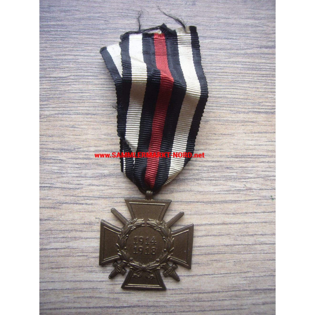 Hinjdenburg Cross for Combatants 1914 - 1918 (AD. B. L.)