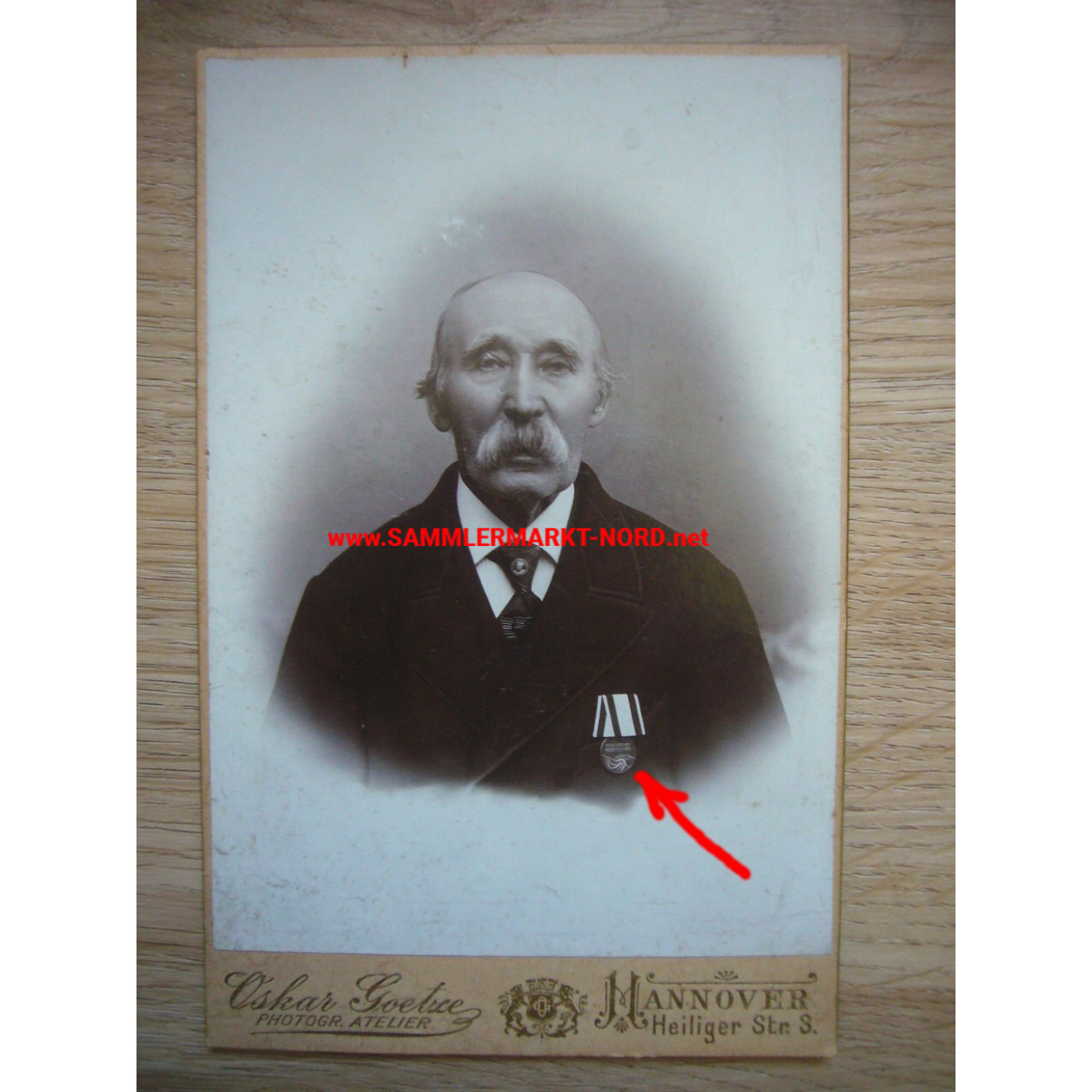 Cabinet photo - Civilian with Hanover anniversary commemorative coin -19 December 1803-1903