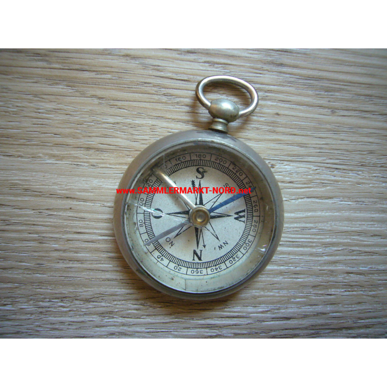 Small hand compass / marching compass