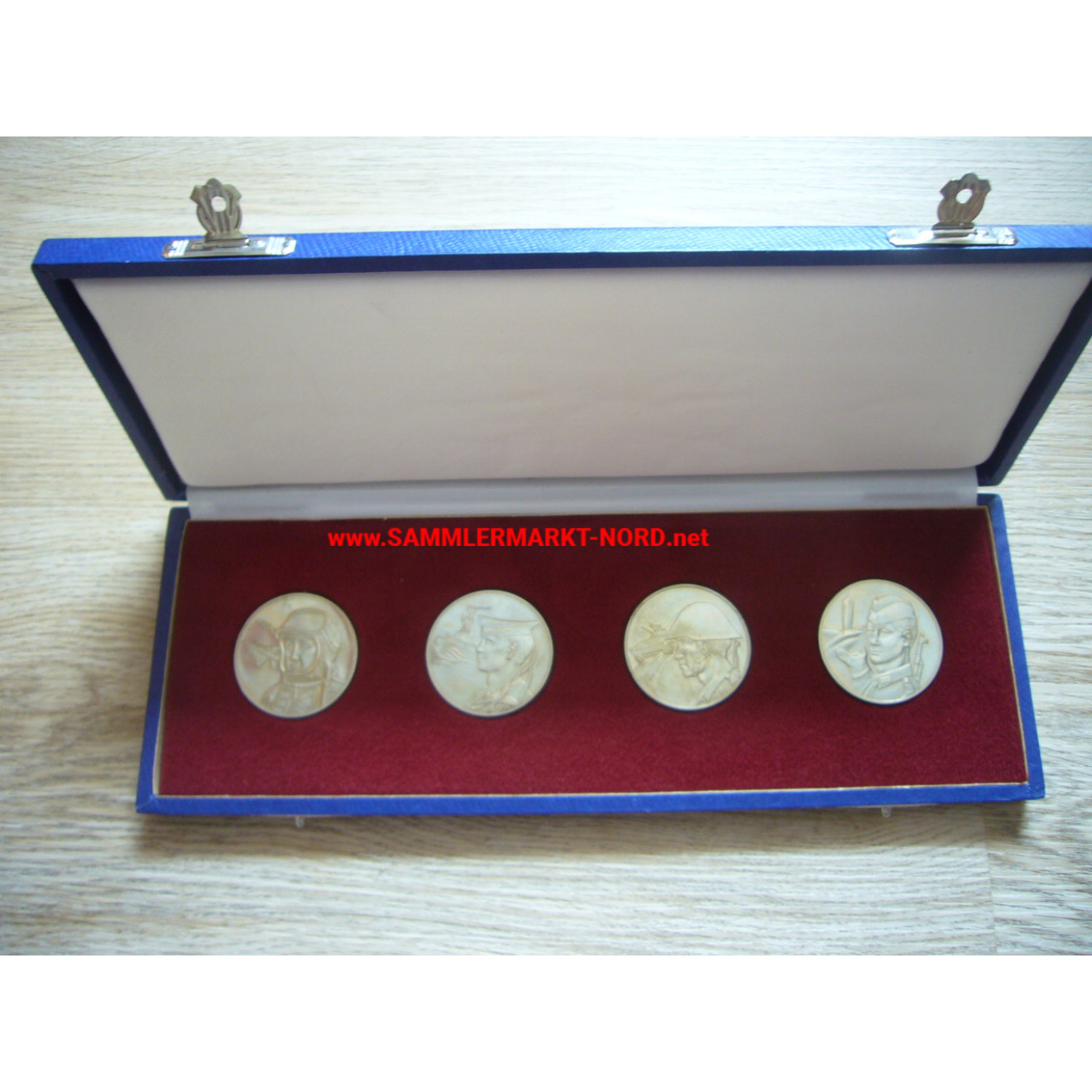 DDR - 20 Jahre Nationale Volksarmee 1956 - 1976 - Medaillen mit Etui