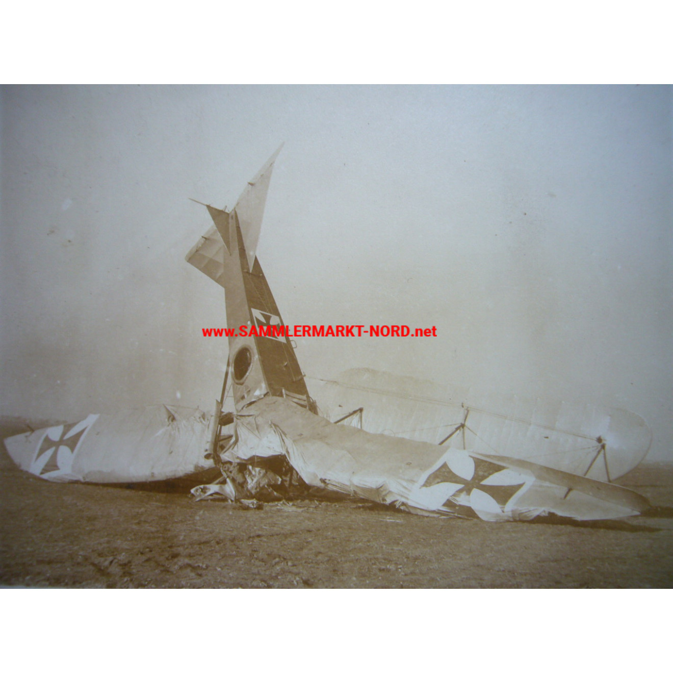 Photo World War 1 - crashed german ariplane