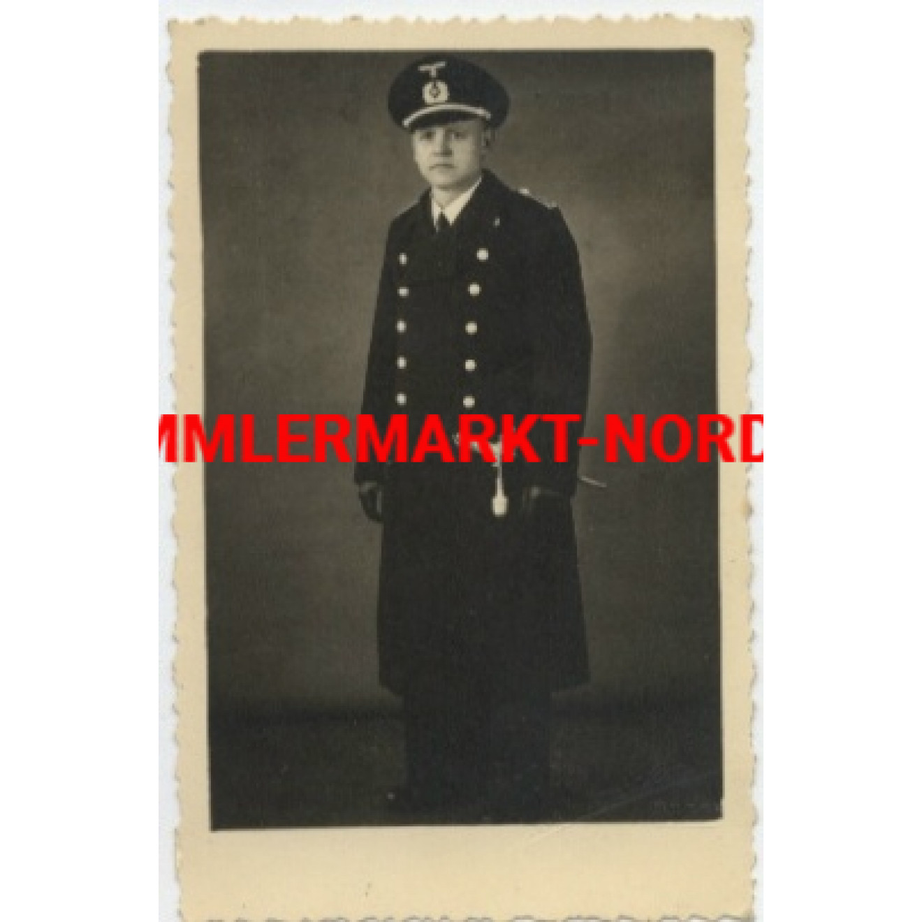 Kriegsmarinebeamter mit Offiziersdolch
