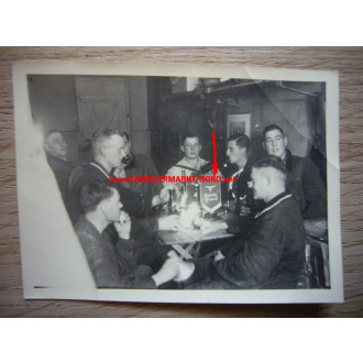 Luftwaffe - Soldiers with Luftwaffe table pennant "Geschütz Franco"!