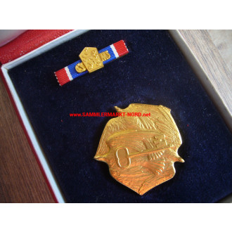 Czechoslovakia - Medal CSMS Praha with case