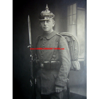 Soldier of the Reserve Infantry Regiment No. 71 with spiked helmet & marching pack