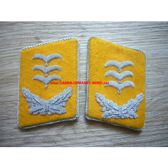 Luftwaffe - Pair of collar patches of a captain of the air force