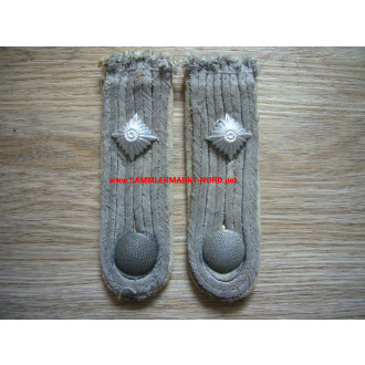 Wehrmacht - Pair of shoulder boards of a first lieutenant of the infantry