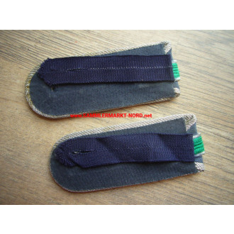 DDR - Pair of shoulder boards - customs service - head secretary